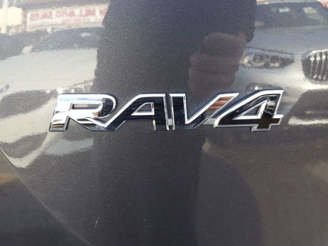 2018 Toyota RAV4 XLE AWD - 18187158 - 7