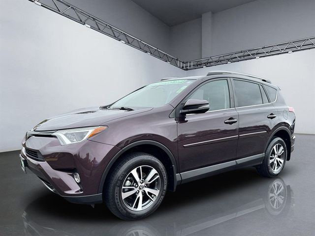 2018 Toyota RAV4 XLE AWD - 22932937 - 9