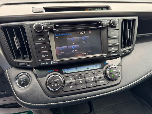 2018 Toyota RAV4 XLE AWD - 22932937 - 15