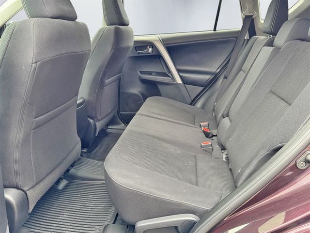 2018 Toyota RAV4 XLE AWD - 22932937 - 19