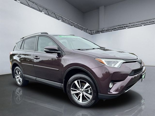 2018 Toyota RAV4 XLE AWD - 22932937 - 24