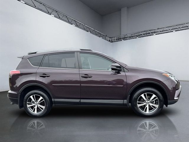 2018 Toyota RAV4 XLE AWD - 22932937 - 2