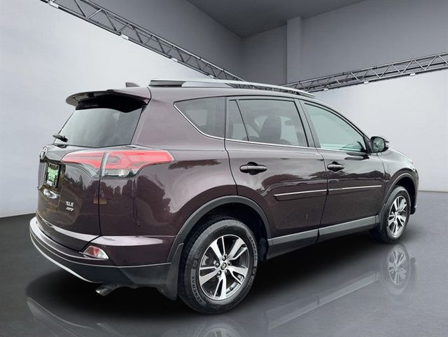 2018 Toyota RAV4 XLE AWD - 22932937 - 6