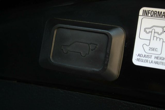 2018 Toyota RAV4 XLE NAVIGATION, MOONROOF POWER PLUS PKG, NAVIGATION, BLIND SPOT  - 22874623 - 30