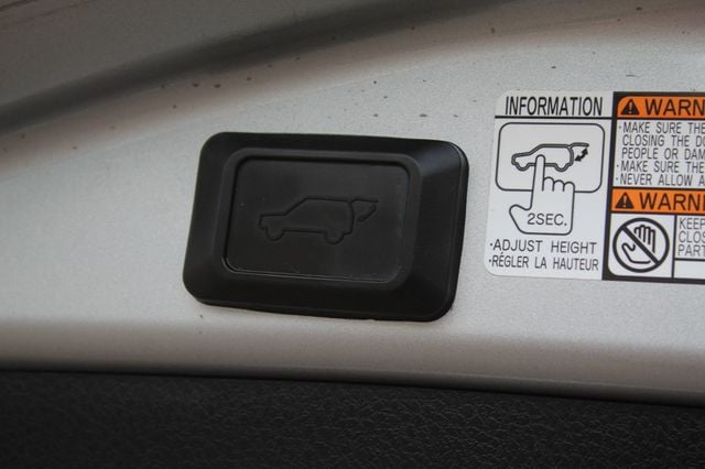 2018 Toyota RAV4 Hybrid AWD LIMITED W/ NAVIGATION, LEATHER, MOONROOF - 22895493 - 32