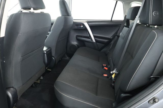 2018 Toyota RAV4 Hybrid XLE AWD with Convenience Package & Heated Seats - 22928006 - 18
