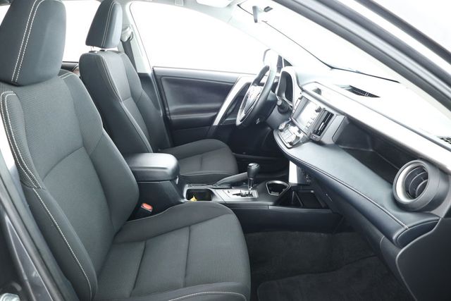 2018 Toyota RAV4 Hybrid XLE AWD with Convenience Package & Heated Seats - 22928006 - 21