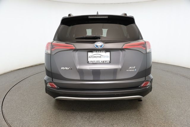 2018 Toyota RAV4 Hybrid XLE AWD with Convenience Package & Heated Seats - 22928006 - 4