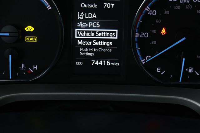 2018 Toyota RAV4 Hybrid XLE AWD with Heated Seats - 22918385 - 13