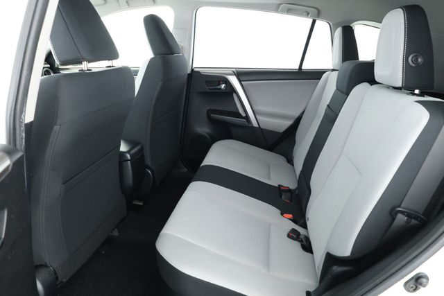 2018 Toyota RAV4 Hybrid XLE AWD with Heated Seats - 22918385 - 19