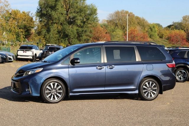 2018 Toyota Sienna AWD LIMITED PREMIUM W/ NAVIGATION, REAR DVD, LEATHER - 22895468 - 16