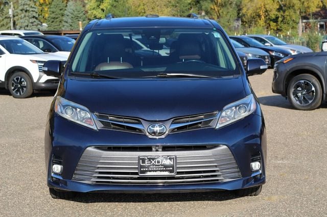2018 Toyota Sienna AWD LIMITED PREMIUM W/ NAVIGATION, REAR DVD, LEATHER - 22895468 - 3