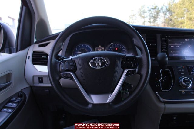 2018 Toyota Sienna LE AWD 7-Passenger - 22243118 - 29