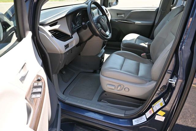 2018 Toyota Sienna XLE Automatic Access Seat FWD 7-Passenger - 22911141 - 12