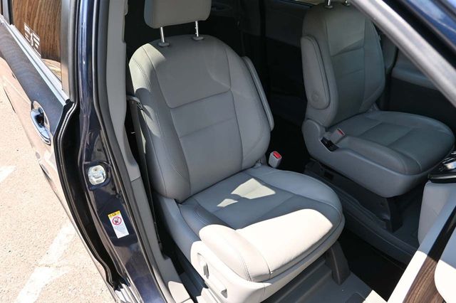 2018 Toyota Sienna XLE Automatic Access Seat FWD 7-Passenger - 22911141 - 15
