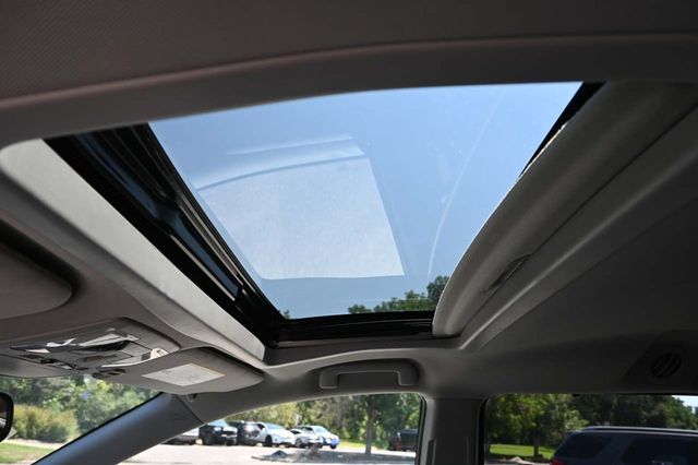 2018 Toyota Sienna XLE Automatic Access Seat FWD 7-Passenger - 22911141 - 32