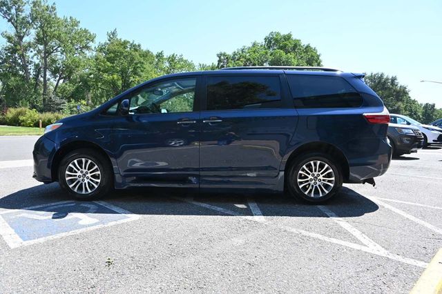 2018 Toyota Sienna XLE Automatic Access Seat FWD 7-Passenger - 22911141 - 8
