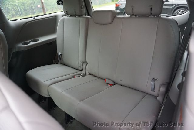 2018 Toyota Sienna XLE FWD 8-Passenger NAVIGATION REAR CAM LEATHER SUNROOF LOADED!! - 22879386 - 15