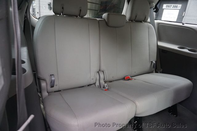 2018 Toyota Sienna XLE FWD 8-Passenger NAVIGATION REAR CAM LEATHER SUNROOF LOADED!! - 22879386 - 20