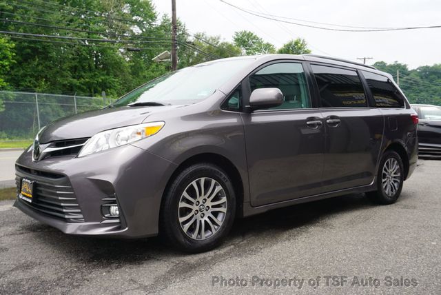2018 Toyota Sienna XLE FWD 8-Passenger NAVIGATION REAR CAM LEATHER SUNROOF LOADED!! - 22879386 - 2
