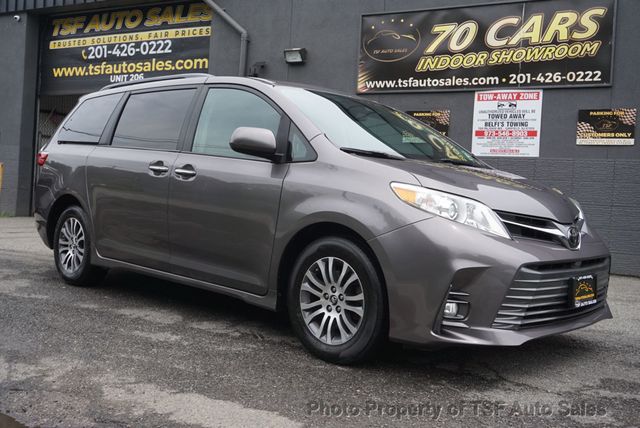 2018 Toyota Sienna XLE FWD 8-Passenger NAVIGATION REAR CAM LEATHER SUNROOF LOADED!! - 22879386 - 8