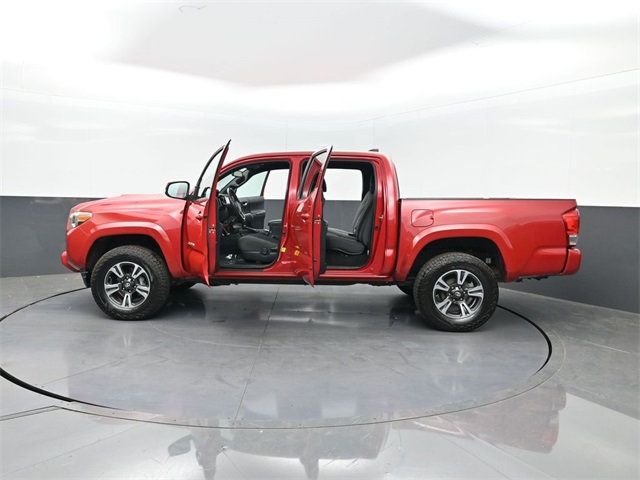 2018 Toyota Tacoma TRD Sport Double Cab 5' Bed V6 4x2 Automatic - 22878954 - 32