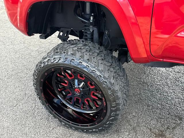 2018 Toyota Tacoma TRD Sport Double Cab 5' Bed V6 4x4 Automatic - 22936312 - 10