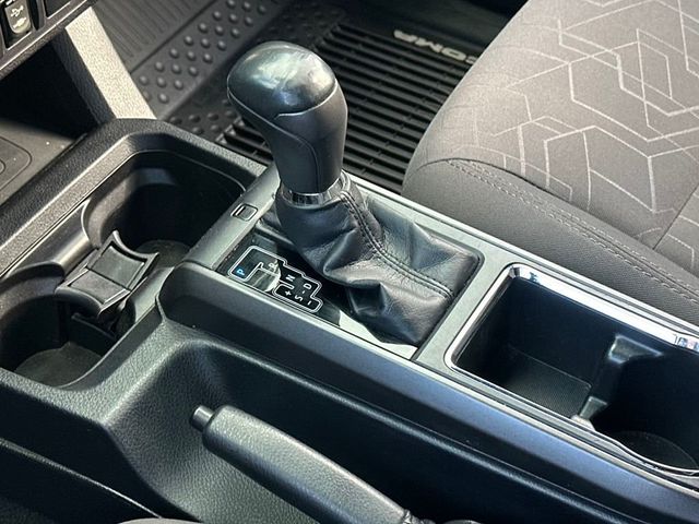 2018 Toyota Tacoma TRD Sport Double Cab 5' Bed V6 4x4 Automatic - 22936312 - 17