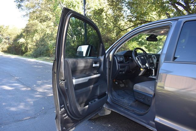 2018 Toyota Tundra 4WD SR5 CrewMax 5.5' Bed 5.7L - 22927122 - 41