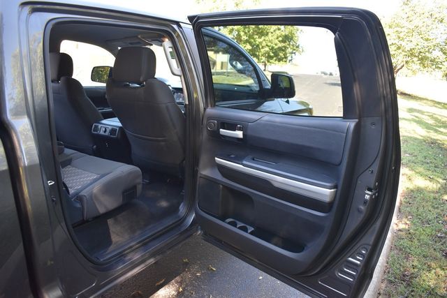 2018 Toyota Tundra 4WD SR5 CrewMax 5.5' Bed 5.7L - 22927122 - 44