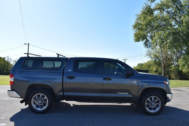 2018 Toyota Tundra 4WD SR5 CrewMax 5.5' Bed 5.7L - 22927122 - 49