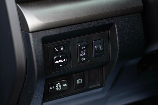 2018 Toyota Tundra ONE OWNER SR5 W/ BRAND NEW 285/65R18 TIRES - 22931160 - 21