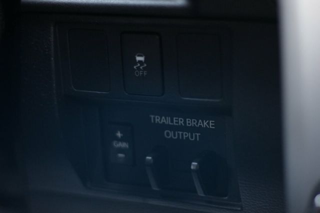 2018 Toyota Tundra ONE OWNER SR5 W/ BRAND NEW 285/65R18 TIRES - 22931160 - 28