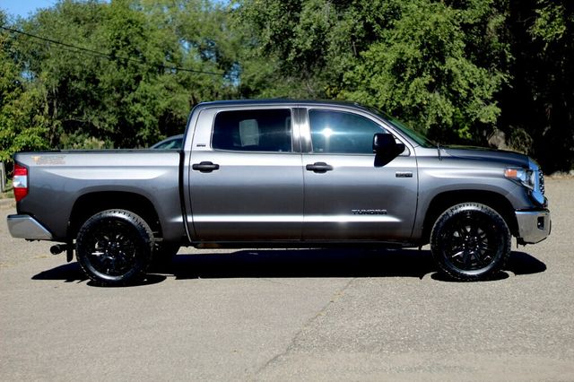 2018 Toyota Tundra TSS SR5 W/ NAVIGATION, BRAND NEW TIRES - 22906287 - 1