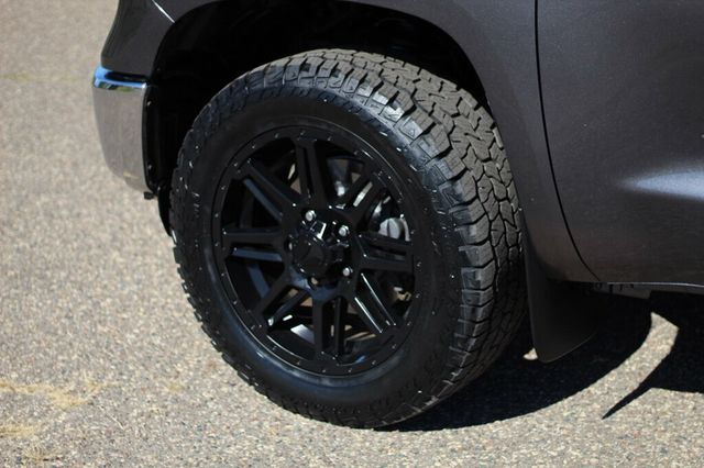 2018 Toyota Tundra TSS SR5 W/ NAVIGATION, BRAND NEW TIRES - 22906287 - 30