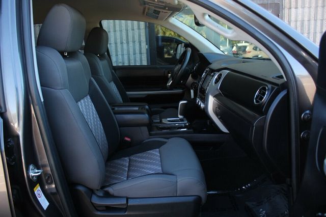 2018 Toyota Tundra TSS SR5 W/ NAVIGATION, BRAND NEW TIRES - 22906287 - 5