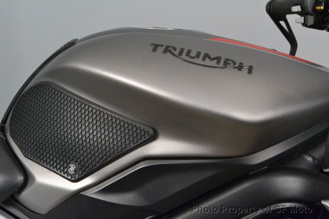 2018 Triumph Street Triple RS Includes Warranty! - 21759655 - 32