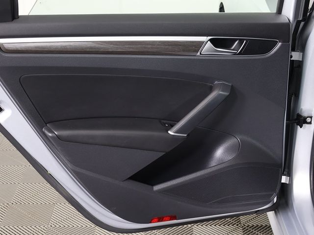 2018 Volkswagen Passat 2.0T SE Automatic - 22899100 - 24