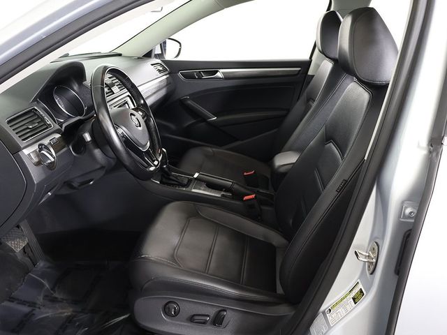 2018 Volkswagen Passat 2.0T SE Automatic - 22899100 - 30