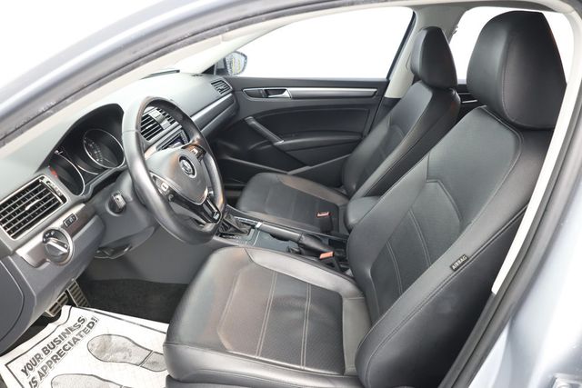2018 Volkswagen Passat R-Line Automatic - 22939257 - 12