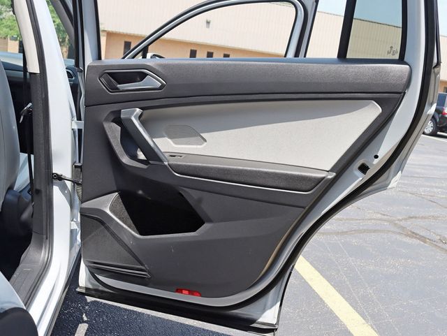 2018 Volkswagen Tiguan 2.0T SEL Premium 4MOTION - 22887871 - 28