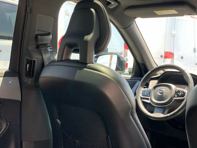 2018 Volvo XC90 T6 AWD 7-Passenger Momentum - 22430397 - 32
