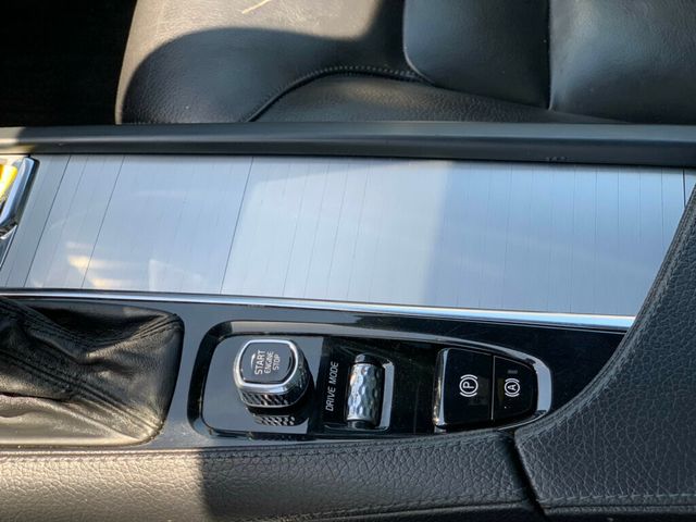 2018 Volvo XC90 T6 AWD 7-Passenger Momentum - 22430397 - 38