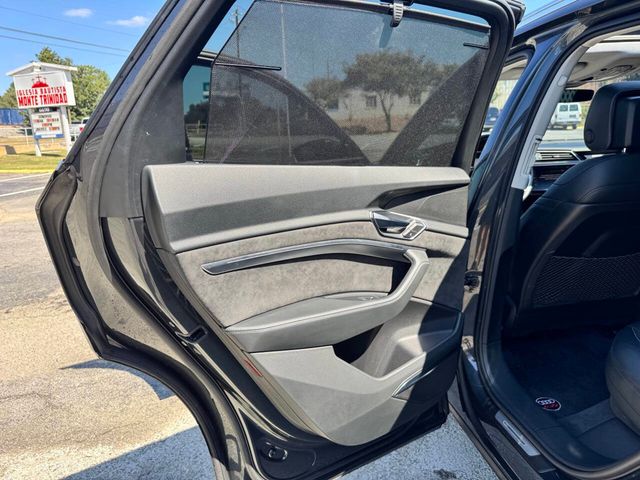 2019 Audi e-tron quattro Prestige AWD 4dr SUV - 22926414 - 20