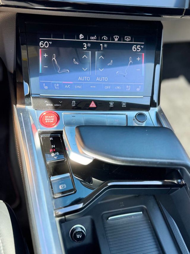 2019 Audi e-tron quattro Prestige AWD 4dr SUV - 22926414 - 24
