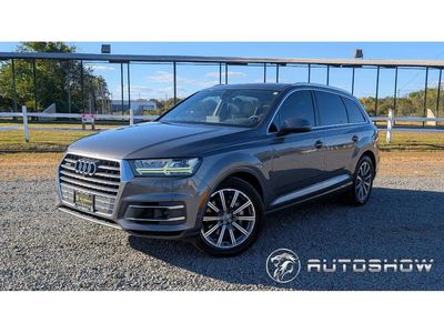 2019 Audi Q7 - WA1LAAF70KD047040