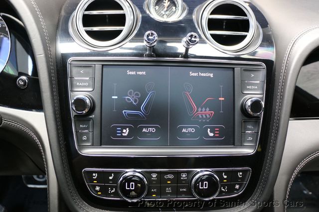 2019 Bentley Bentayga Black Specification  - 22890821 - 39