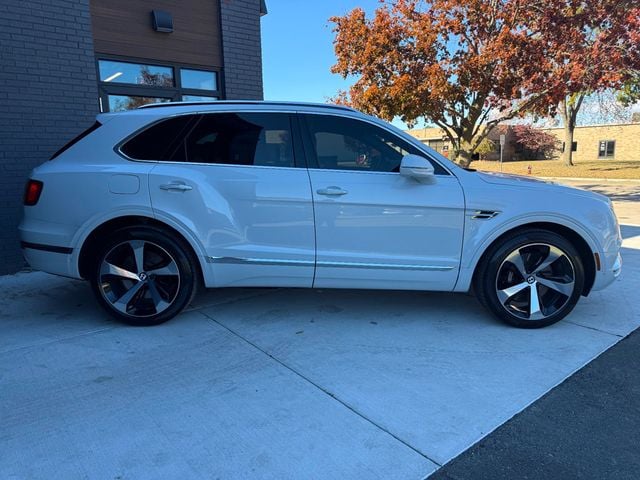 2019 Bentley Bentayga V8 AWD - 22936152 - 10