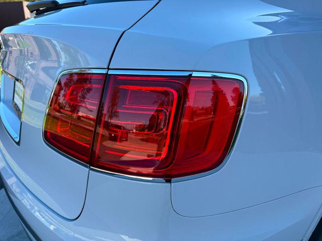 2019 Bentley Bentayga V8 AWD - 22936152 - 14