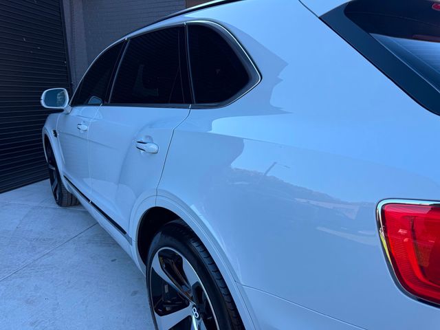 2019 Bentley Bentayga V8 AWD - 22936152 - 19